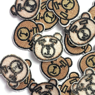 OEM ODM İşlemeli Demir On Patch Marka Logosu Rozetlerini Özelleştirin
